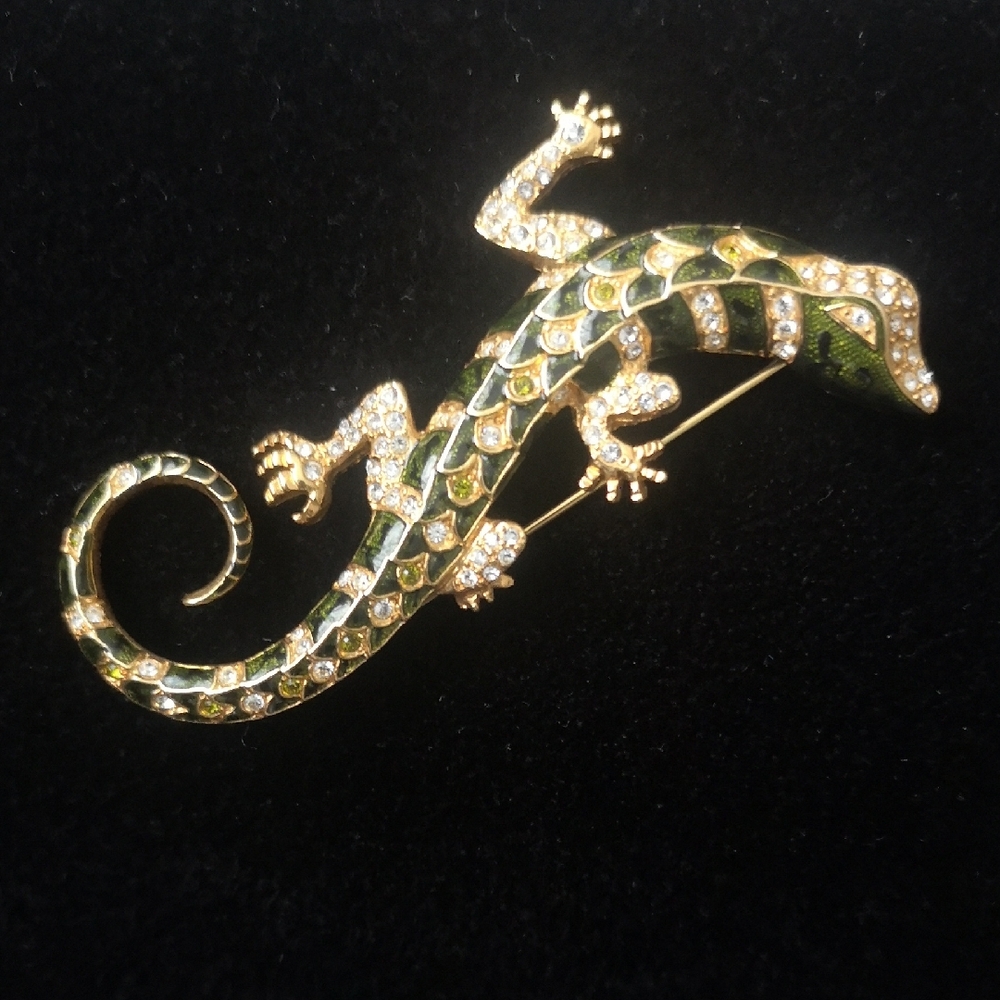 Fantastic HTF Joan Rivers Gold-tone Green & Clear Rhinestones Lizard Brooch